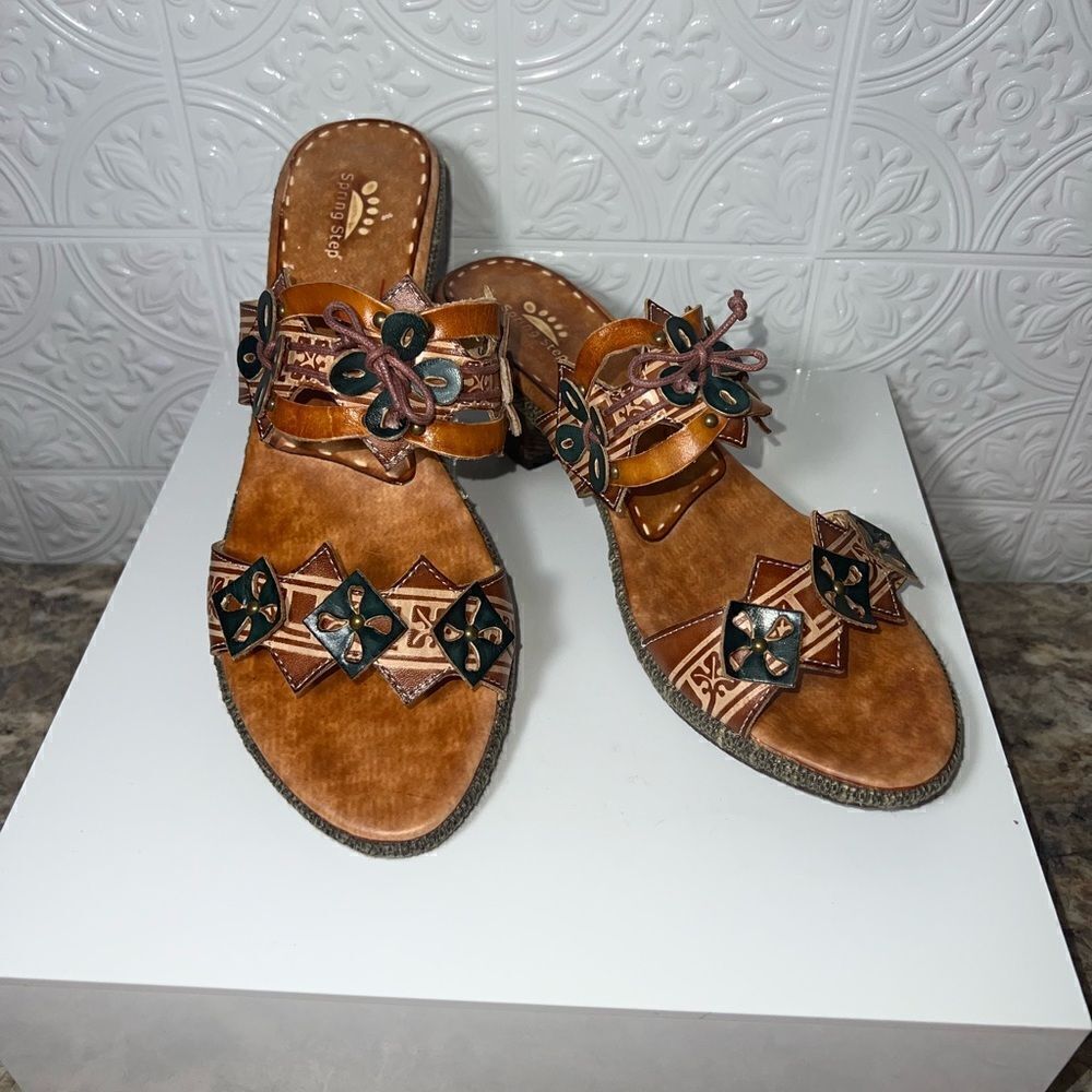 Spring Step Sandals - Picture 2 of 5